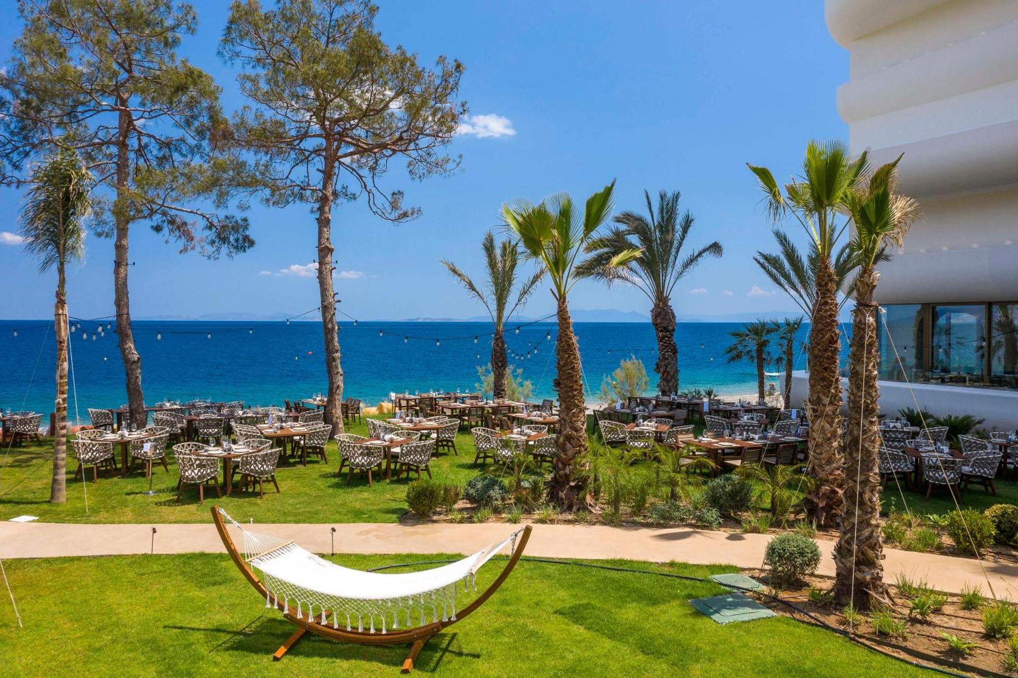 Isla Brown Corinthia Resort & Spa, Curio Collection By Hilton Агии Теодори Екстериор снимка View of the Mediterranean Sea from the hotel